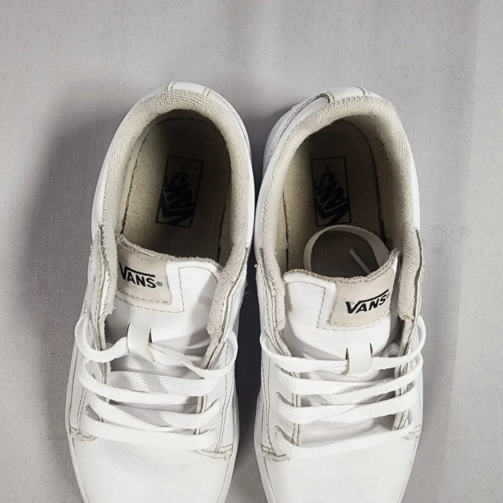 Vans Kids Low Top White Leather Skate Shoes Sneakers White Size 4.0 Kids
